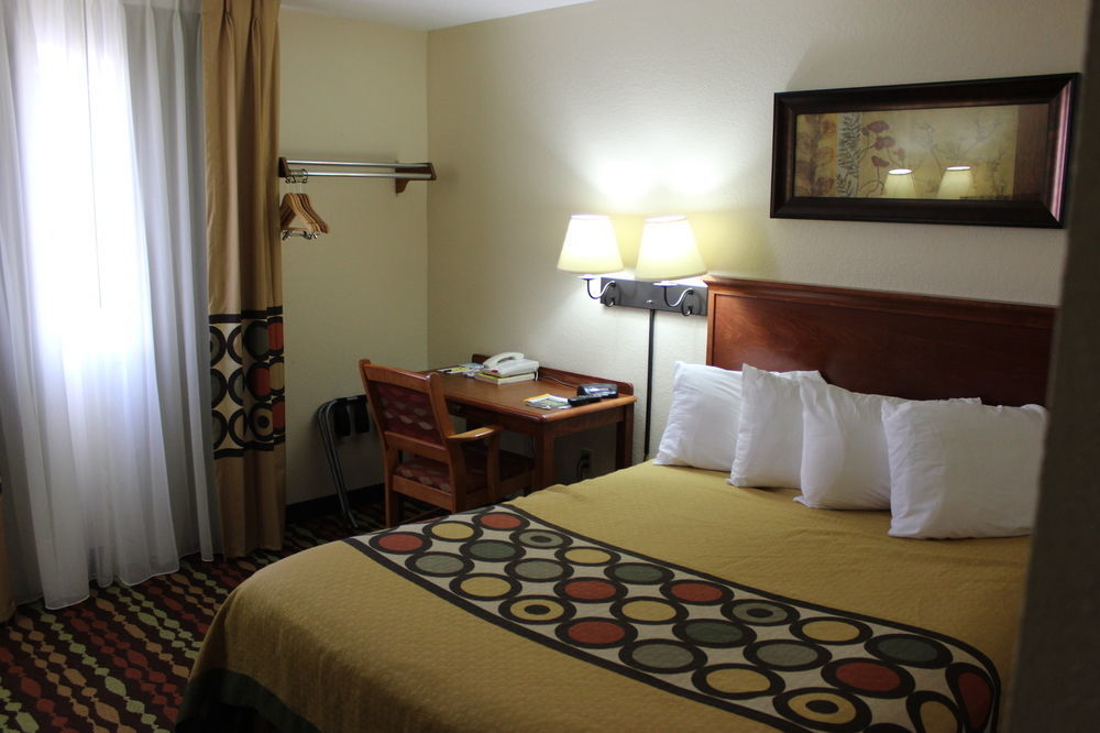 Super 8 By Wyndham Grand Forks Hotel Ngoại thất bức ảnh