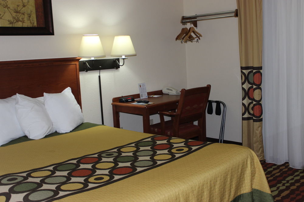 Super 8 By Wyndham Grand Forks Hotel Ngoại thất bức ảnh